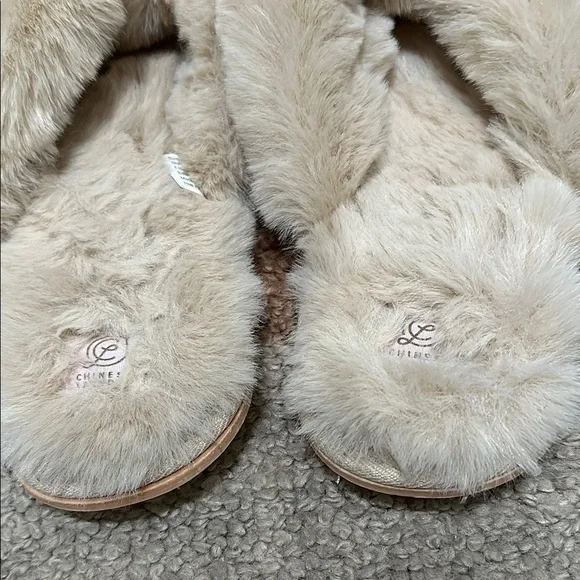 NWOT Chinese Laundry Cream Faux Fur Women's Slippers GoldSilver Accent XL 11/12 - Picture 3 of 6